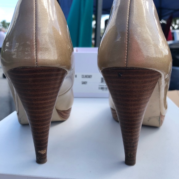 Sandals - Picture 1 of 4